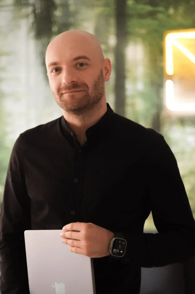 Portret Marcina Skrobały, członka zespołu SMART Agency na stronie O Nas