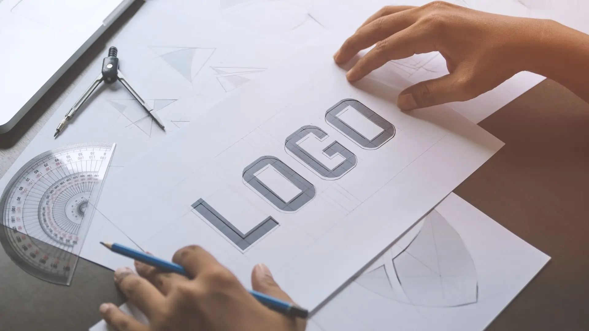 Powszechne Błędy w Projektowaniu Logo i Jak Ich Unikać