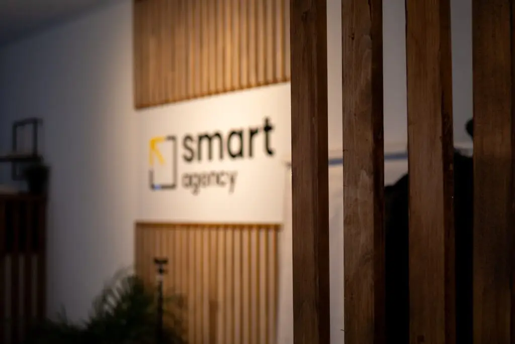 Zespół SMART Agency podczas pracy nad projektami marketingowymi i tworzeniem stron internetowych